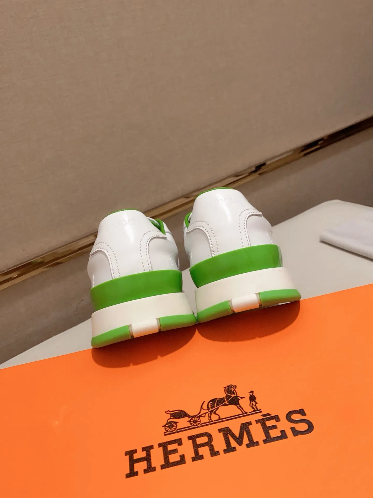 Ex-factory price: 500💰《HERMES》【Classic original single version】Hermès; top 🔝purchasing agent🔍🔍men's latest 🇺🇸sold simultaneously, original imported from Italy ▲▲first-layer cowhide ▲▲ (high-end, nobility and class) ) Exquisite workmanship (Italian 🇮🇹 imported water-dyed 🐂 cowhide lining) sole: original sole provided by the original factory, ⚠️exclusive double-layer activity·TPR·rubber·combined molded outsole; super comfortable·wear-resistant·non-slip·environmental protection The real thing is more beautiful when photographed in kind (high quality, following orders), you can come in and out at will * Number of yards: 38·39·40·41·42·43·44# (can be customized 45.)